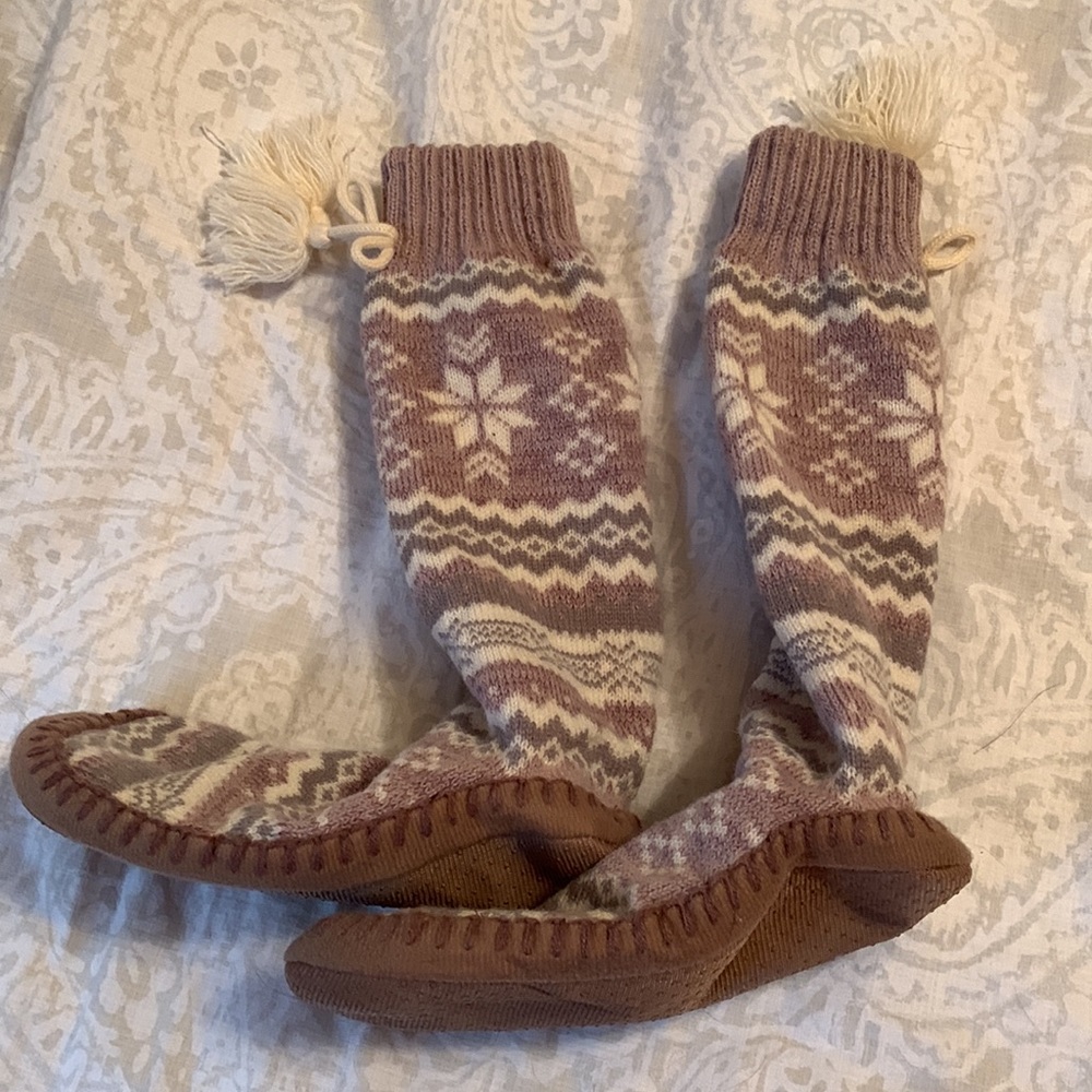 Snowflake Slippers - Picture 5 of 5